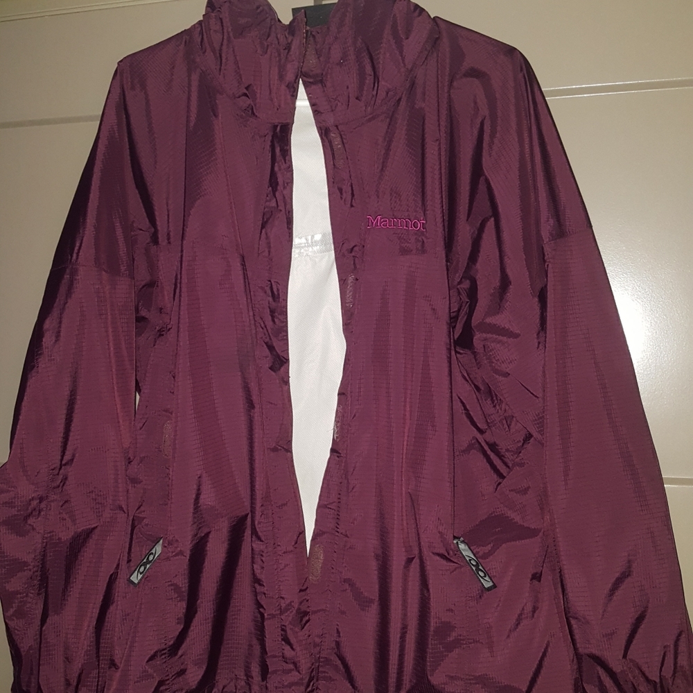 Marmot lightweight water resistant jacket xl